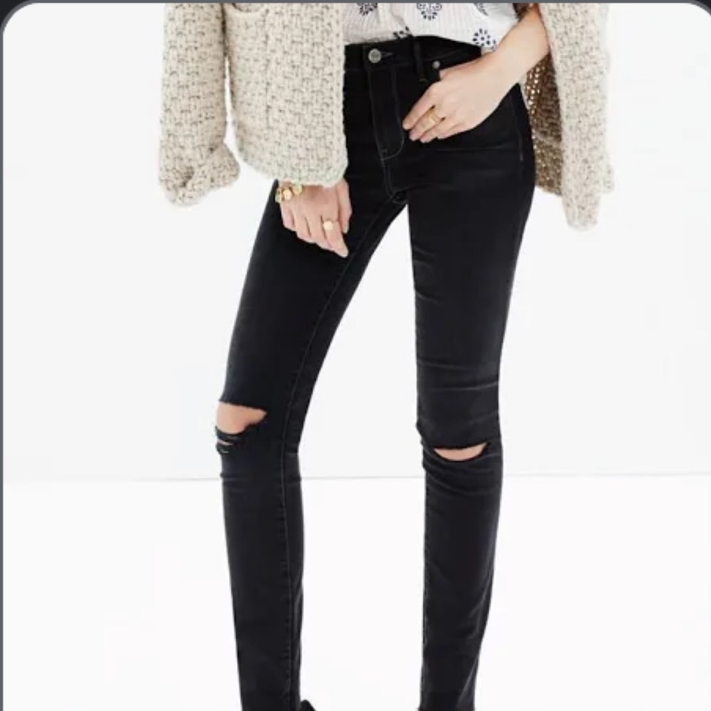 Madwell Skinny Skinny size 29 holes in knees black jeans
